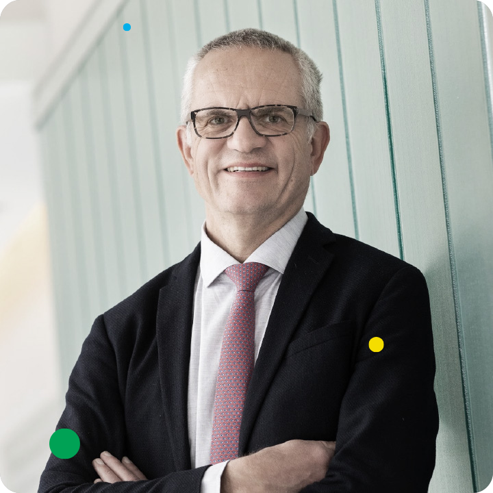 Dr Vincent Mooser